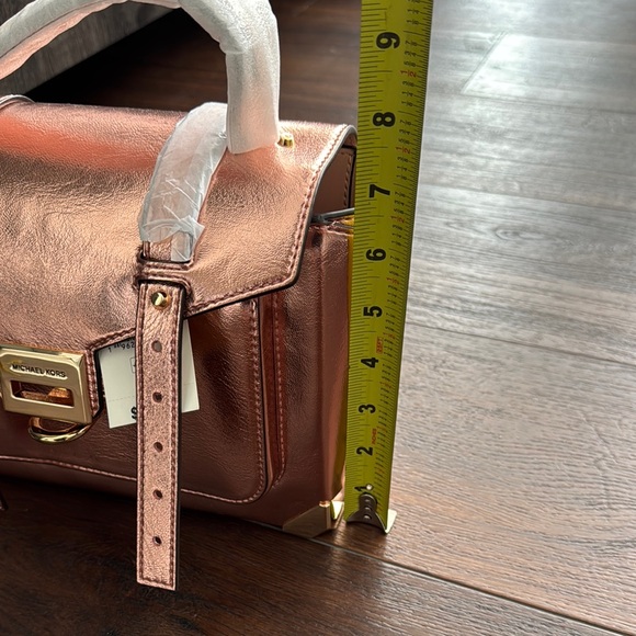 Michael Kors NWT Primrose Gold Medium Satchel with Vintage Trunk Design - Picture 10 of 14